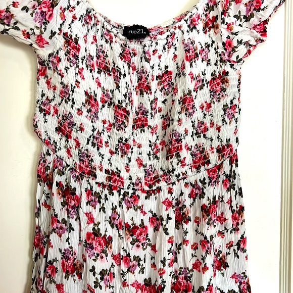 Rue 21 Floral Dress - Picture 3 of 3